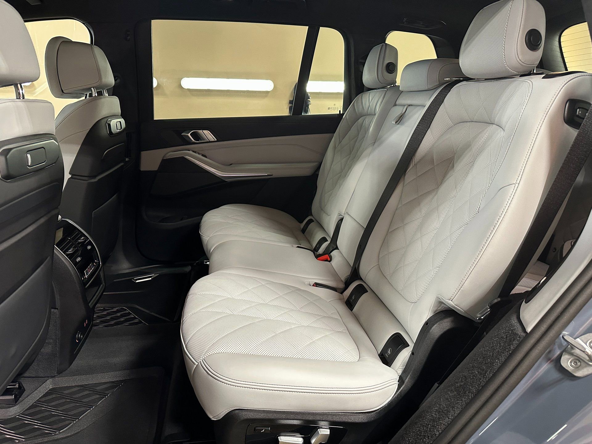 Used 2025 BMW X7 xDrive40i image 27