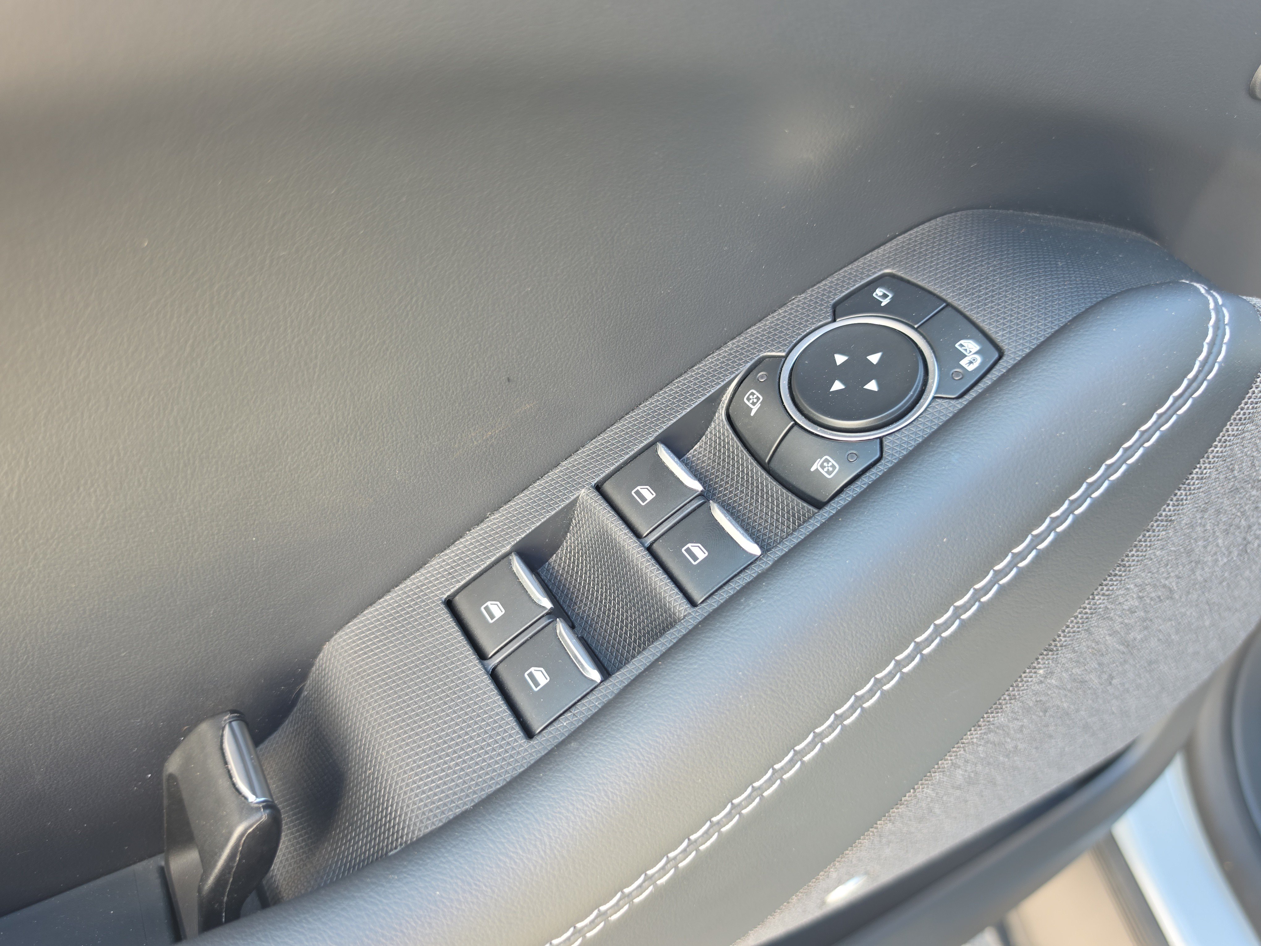 Used 2025 Ford Mustang Mach-E Premium AWD/4WD image 19