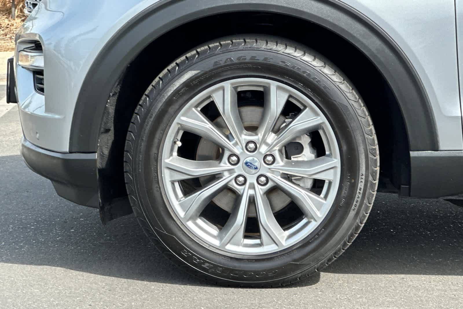 Certified 2021 Ford Explorer Limited w/ Equipment Group 301A image 27