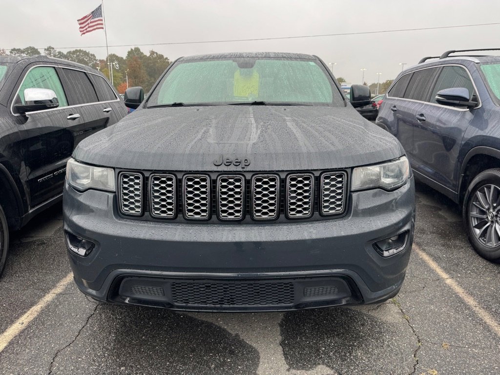 Used 2017 Jeep Grand Cherokee Altitude image 4