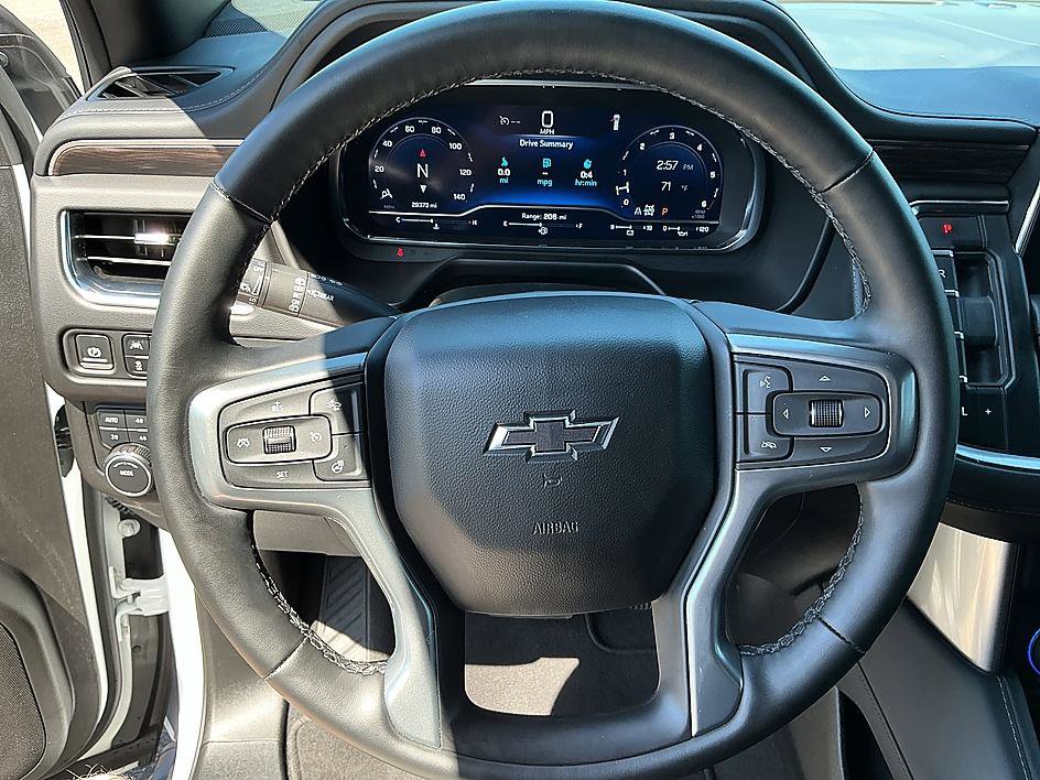 Used 2024 Chevrolet Suburban Z71 w/ Luxury Package AWD/4WD image 14
