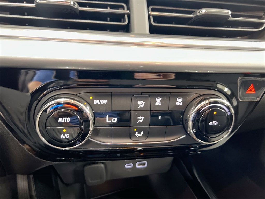 Certified 2025 Chevrolet Trax LT image 15