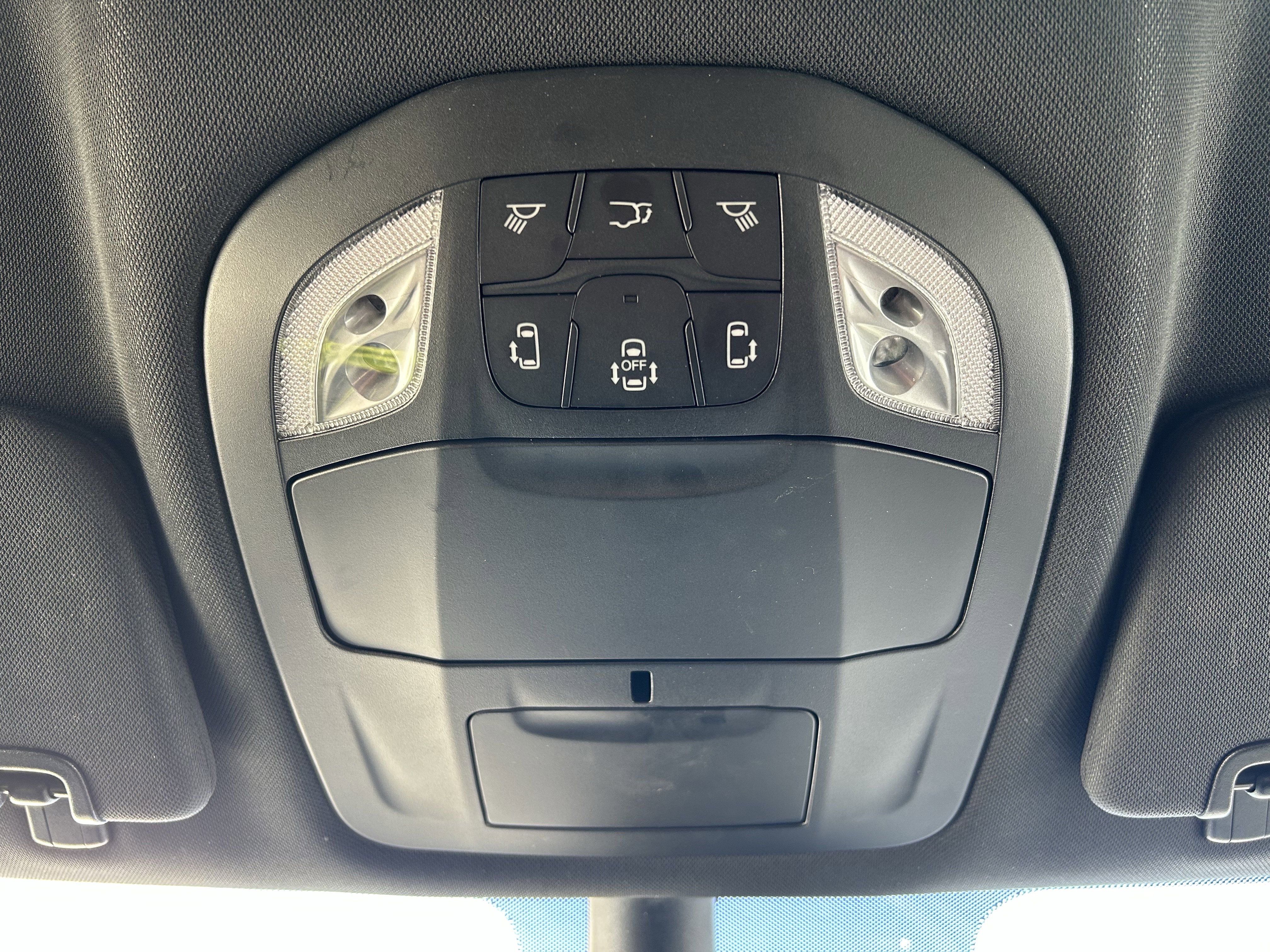 Used 2024 Chrysler Pacifica Limited image 34