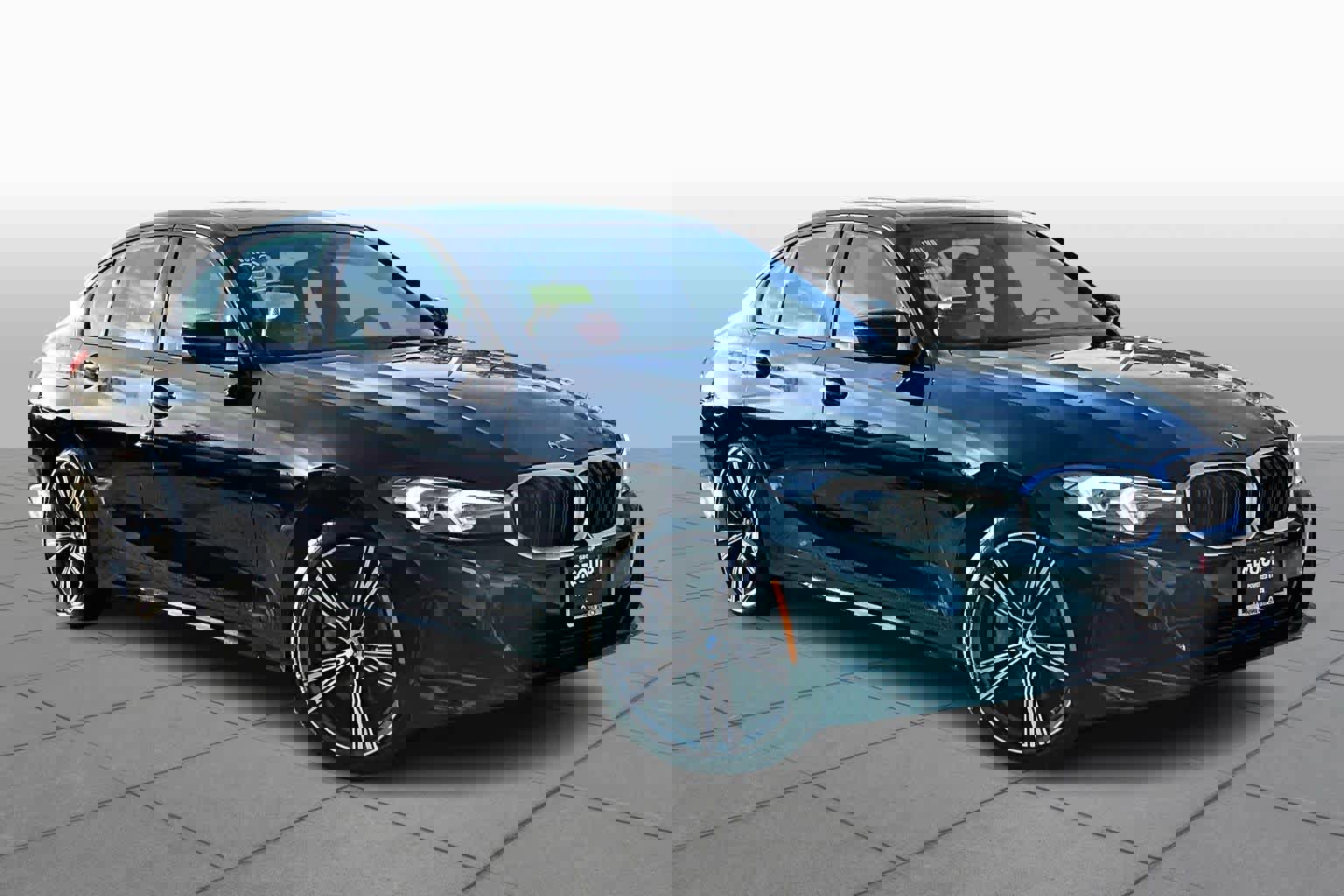 Used 2023 BMW 330i xDrive 330i xDrive w/ Driving Assistance Package image 3