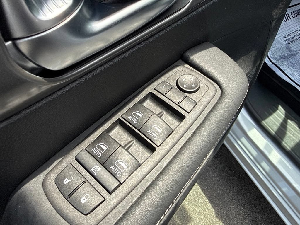 New 2026 Chrysler Pacifica Select AWD/4WD image 23