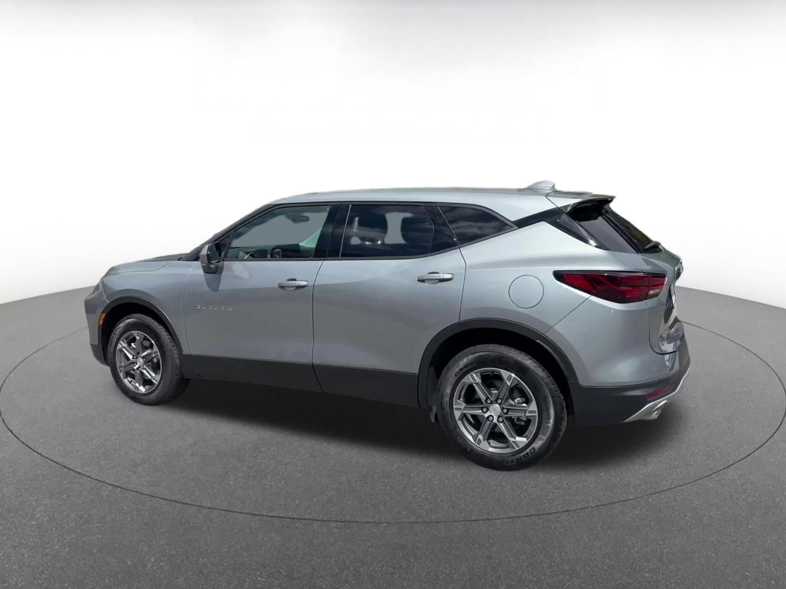 Used 2026 Chevrolet Blazer LT FWD image 8