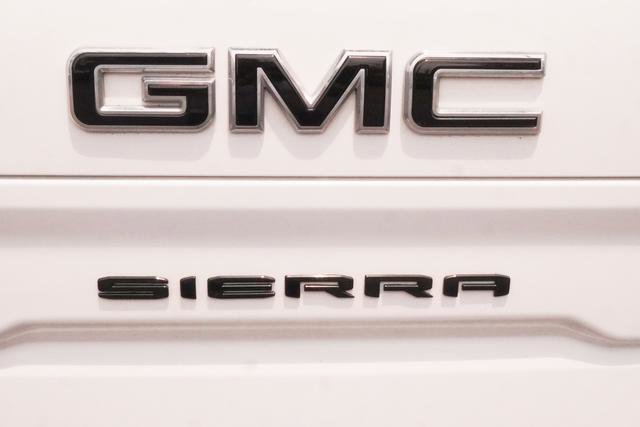 Used 2023 GMC Sierra 1500 AT4 w/ AT4 Premium Package AWD/4WD image 43