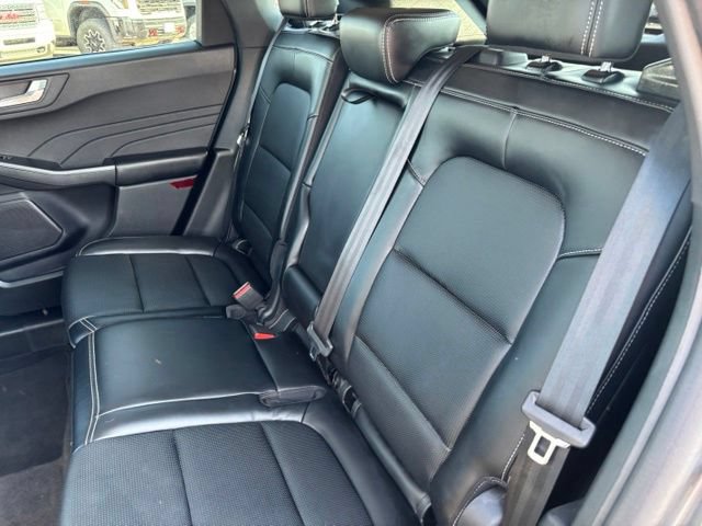 Used 2025 Ford Escape Platinum AWD/4WD image 17