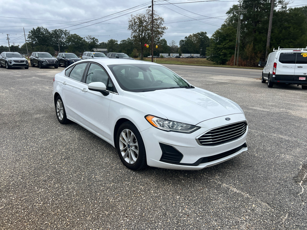 Used 2020 Ford Fusion SE image 3