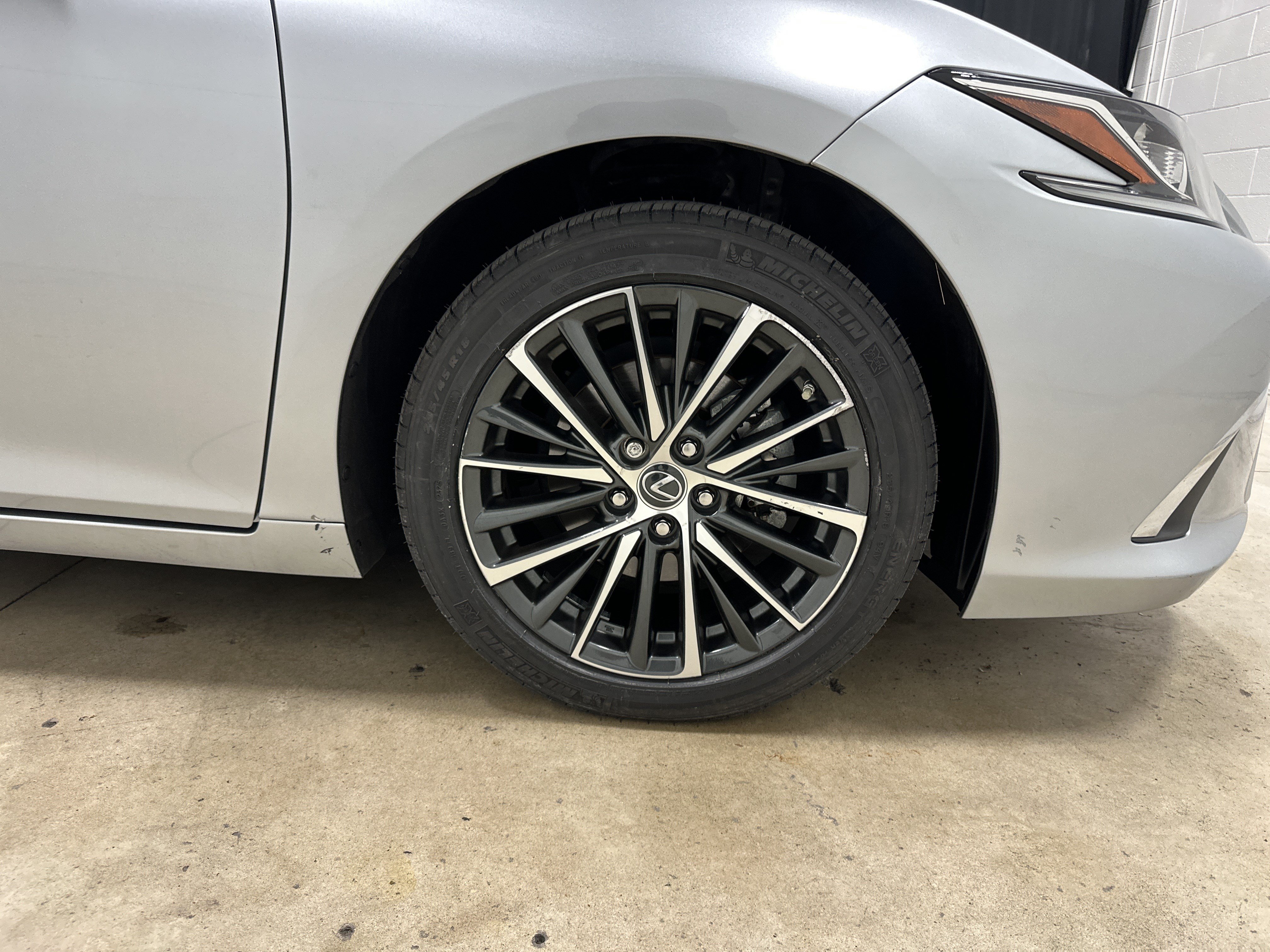 Certified 2025 Lexus ES 350 w/ Premium Package FWD image 13