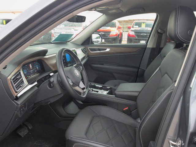 Used 2024 Volkswagen Atlas SE image 14