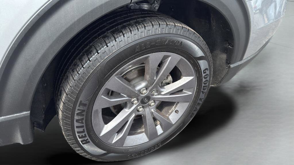 Used 2022 Ford Explorer XLT w/ Equipment Group 202A image 40