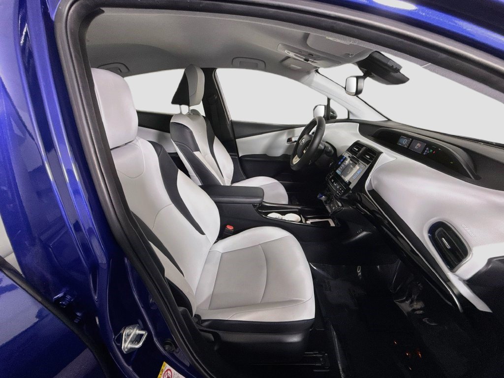 Used 2016 Toyota Prius Four Touring FWD image 28