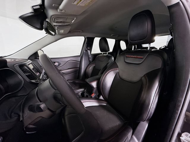 Used 2022 Jeep Cherokee Trailhawk AWD/4WD image 22
