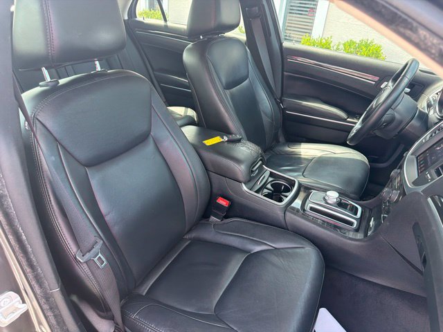 Used 2017 Chrysler 300 Limited RWD image 14