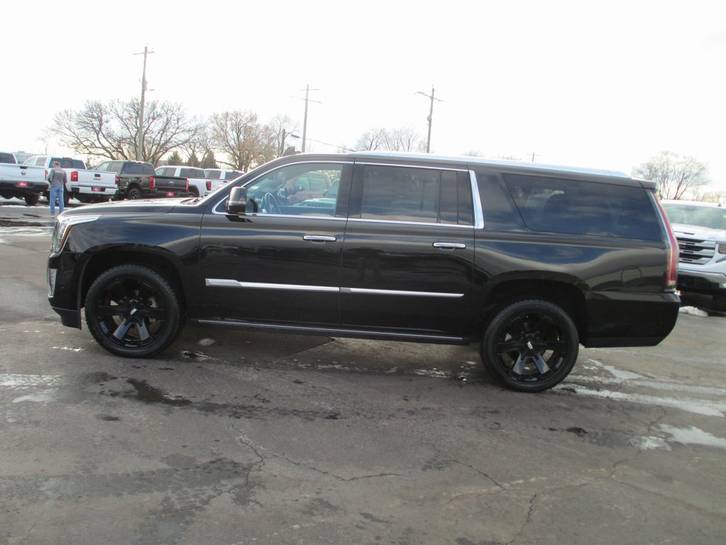 Used 2019 Cadillac Escalade ESV Premium Luxury image 8