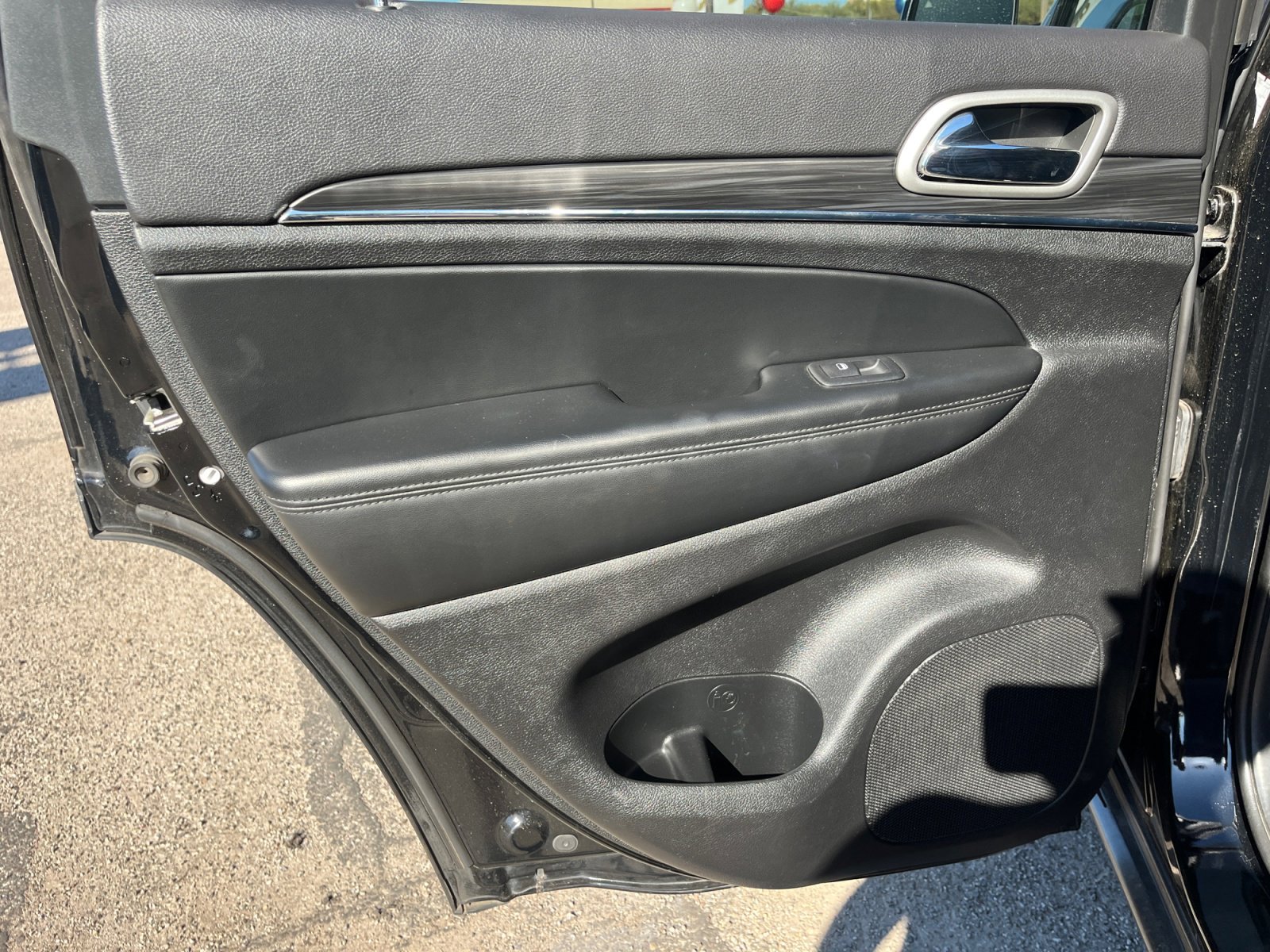 Used 2022 Jeep Grand Cherokee Limited image 16