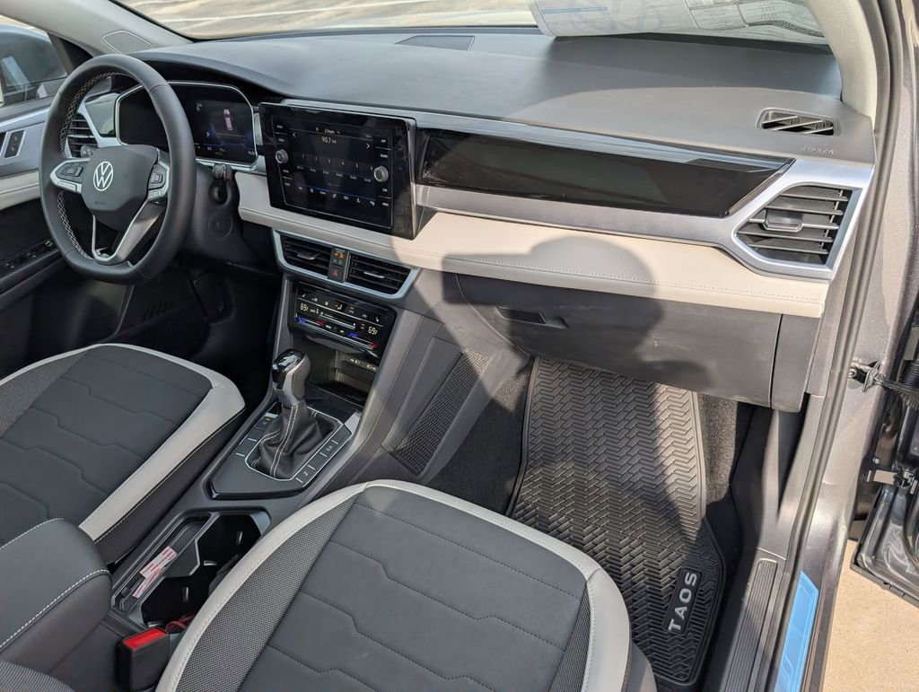 New 2026 Volkswagen Taos SE image 29