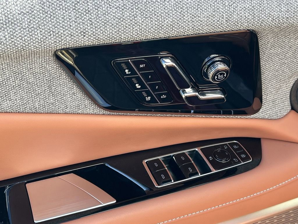 New 2026 Cadillac Optiq Luxury 2 image 17