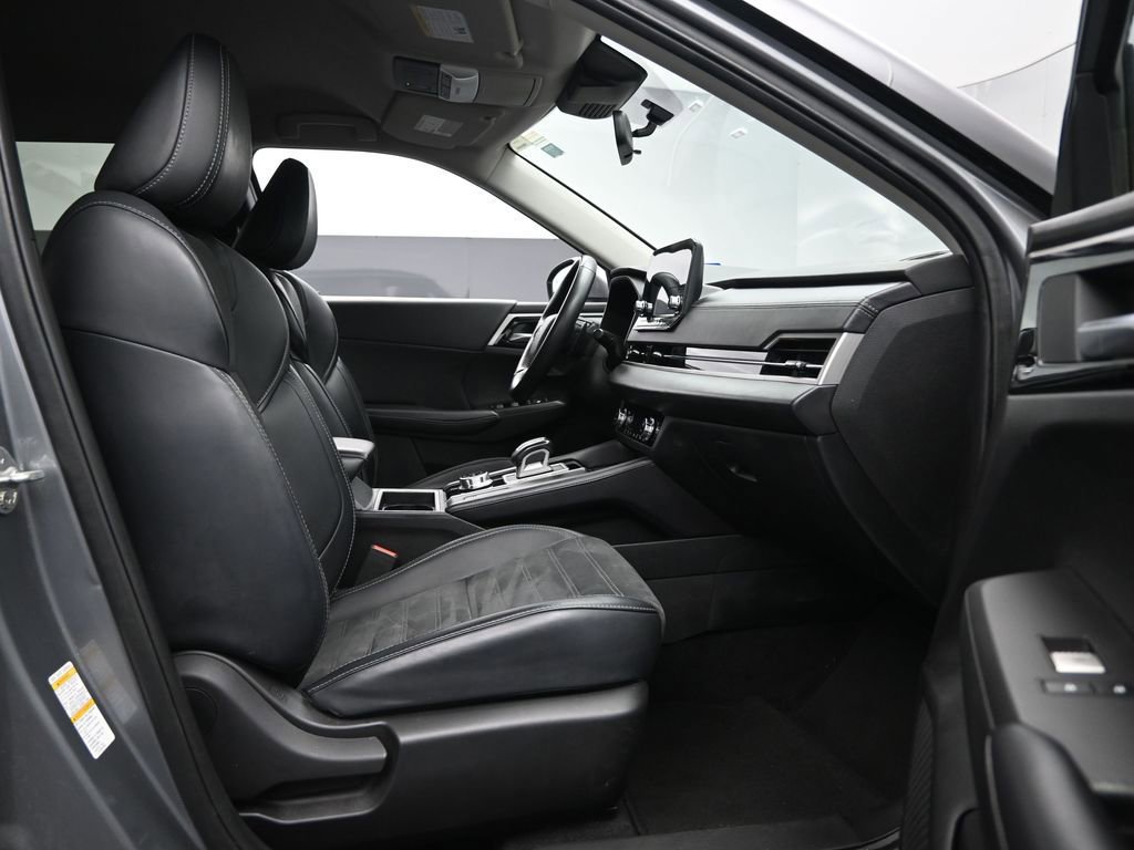 Used 2024 Mitsubishi Outlander SE image 33