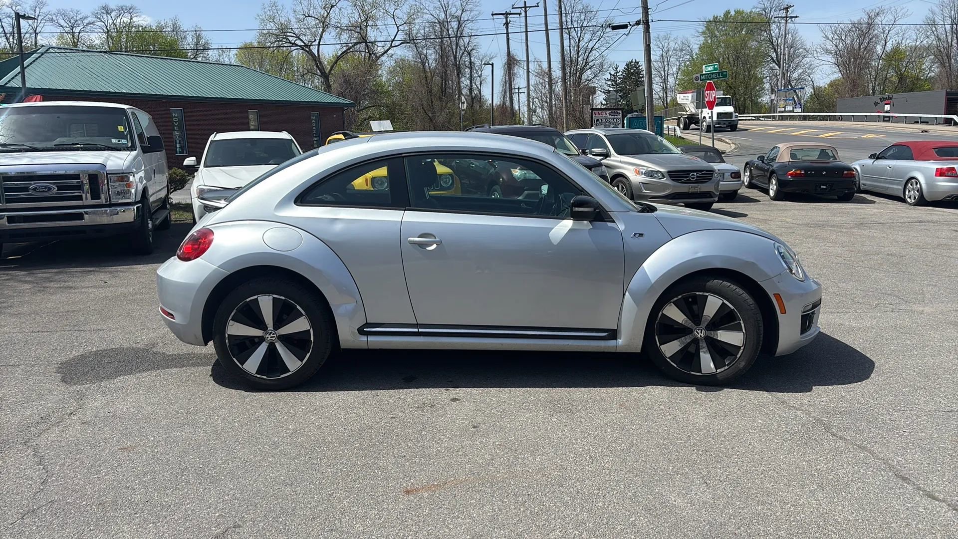 Used 2014 Volkswagen Beetle R-Line image 5