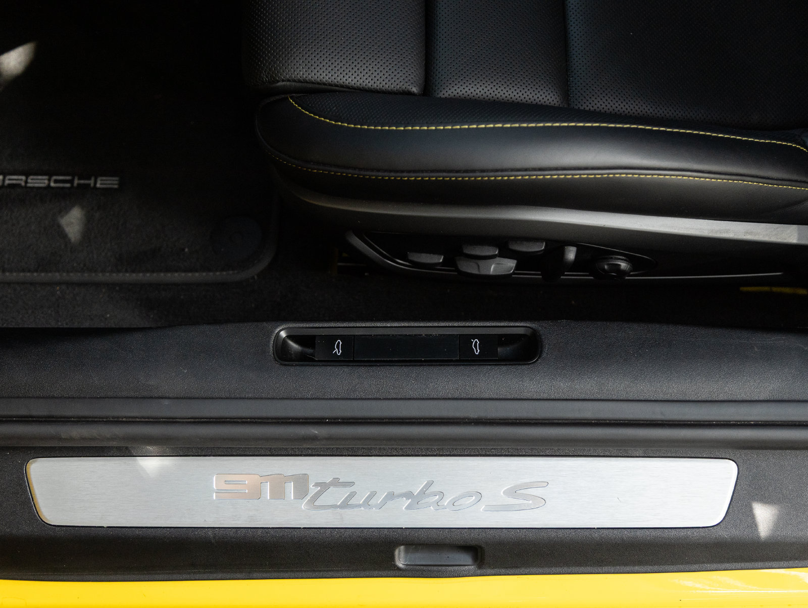 Certified 2023 Porsche 911 Turbo S AWD/4WD image 22