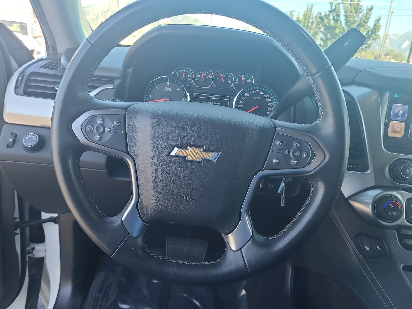 Used 2017 Chevrolet Suburban LT RWD image 9