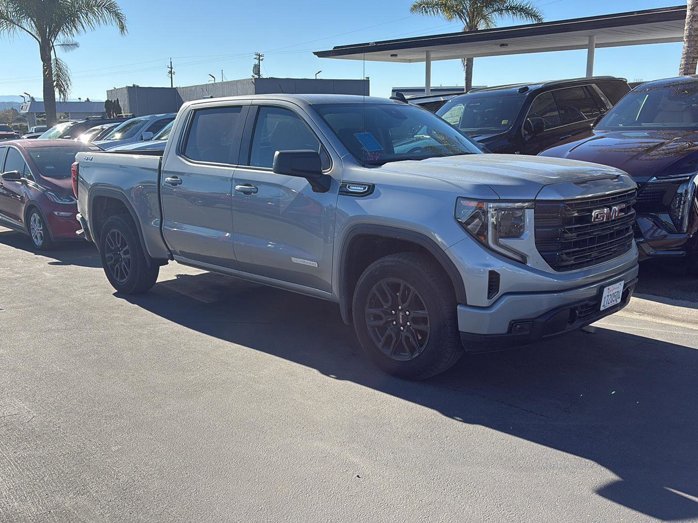 Used 2025 GMC Sierra 1500 Elevation AWD/4WD image 3