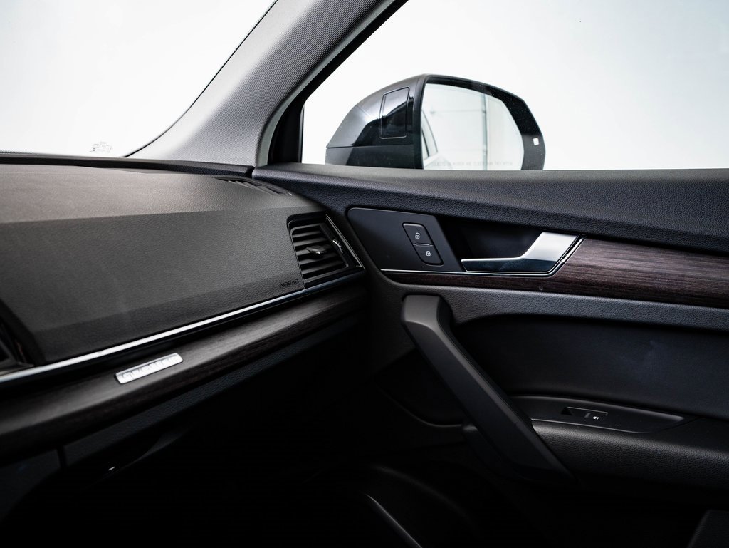 Used 2023 Audi Q5 2.0T Premium w/ Convenience Package image 40