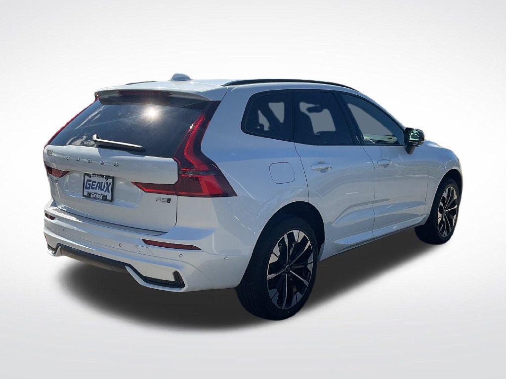 New 2027 Volvo XC60 B5 Plus AWD/4WD image 7