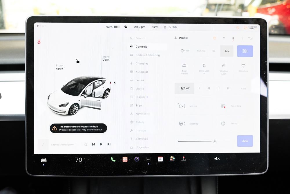 Used 2022 Tesla Model 3 Standard Range image 24