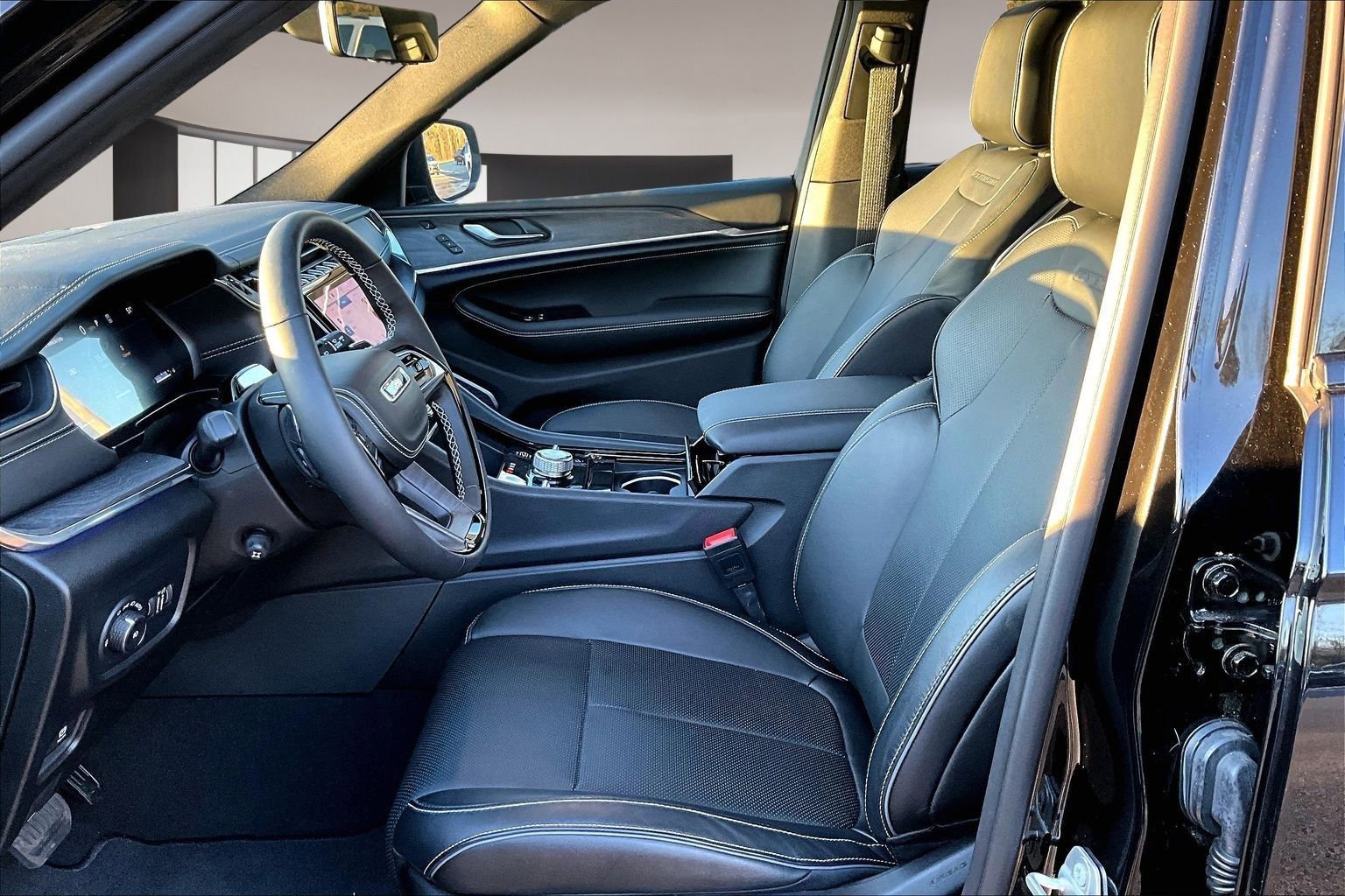 New 2025 Jeep Grand Cherokee Overland w/ Adv Protech Group III image 23