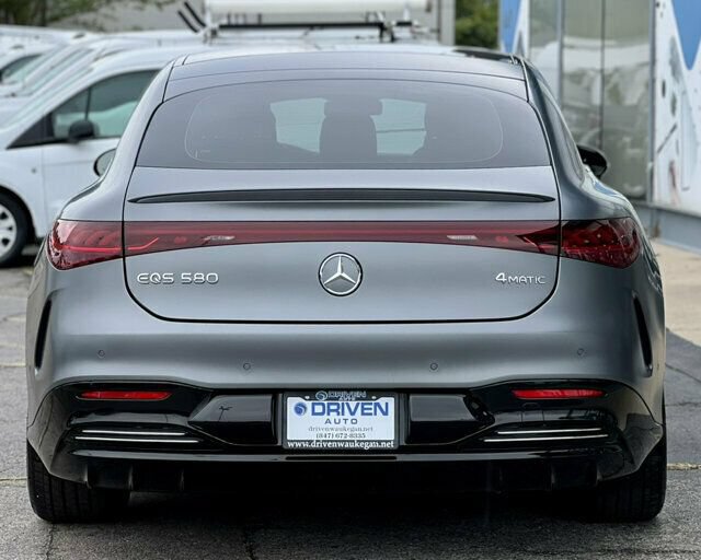 Used 2022 Mercedes-Benz EQS 580 4MATIC Sedan image 4