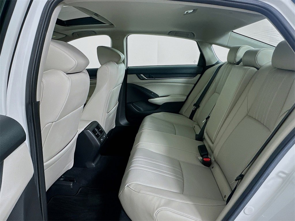 Used 2021 Honda Accord Touring image 16