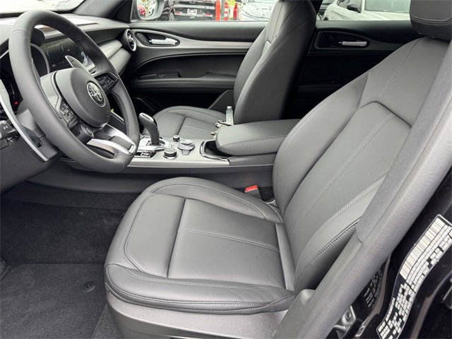 New 2025 Alfa Romeo Stelvio Sprint image 13