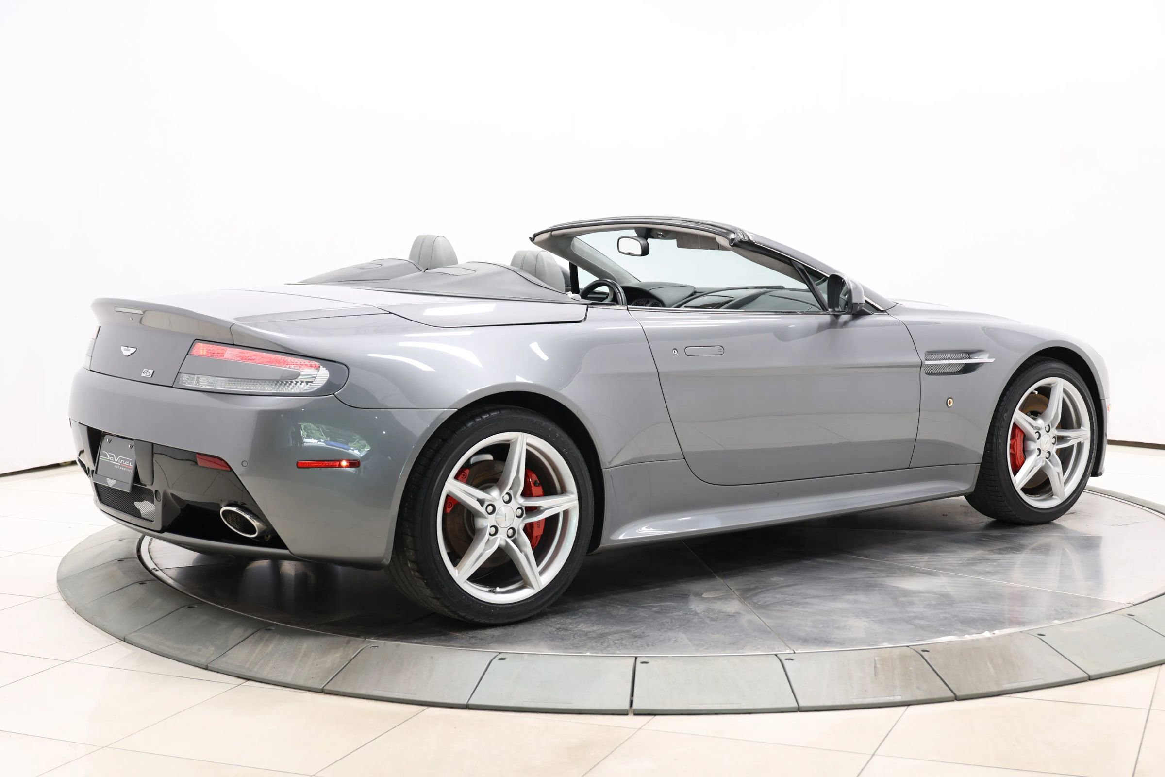 Used 2016 Aston Martin V8 Vantage S RWD image 4
