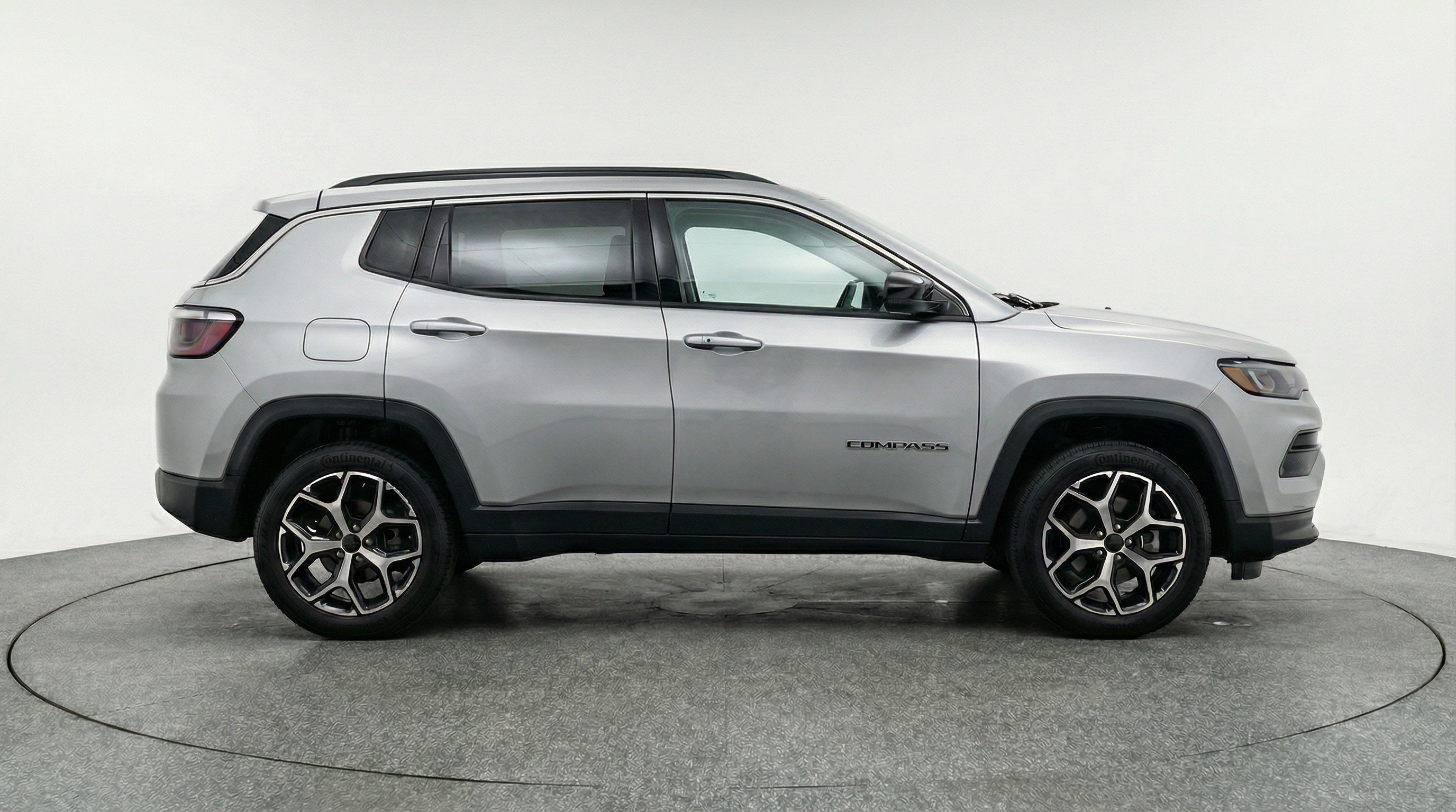 Used 2025 Jeep Compass Limited AWD/4WD image 11