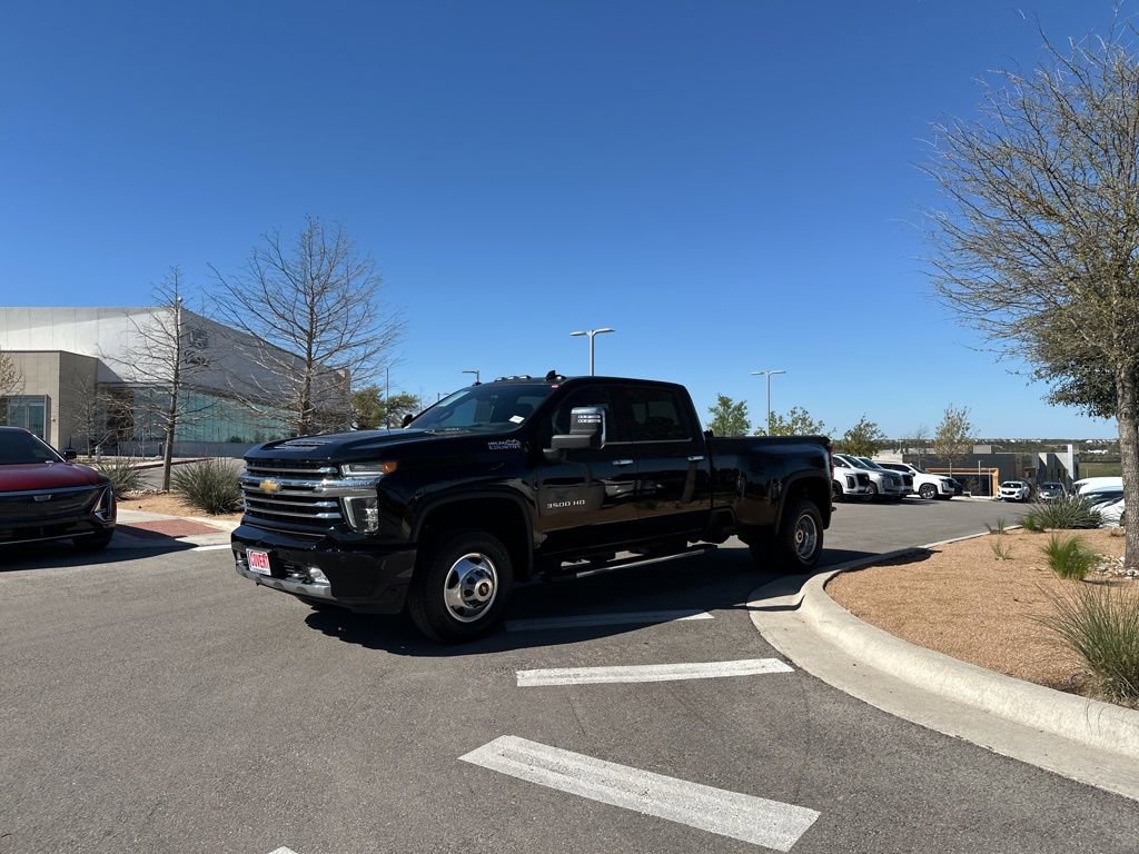 Used 2021 Chevrolet Silverado 3500 High Country image 3