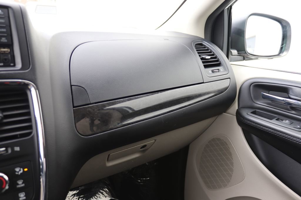 Used 2019 Dodge Grand Caravan SE image 36