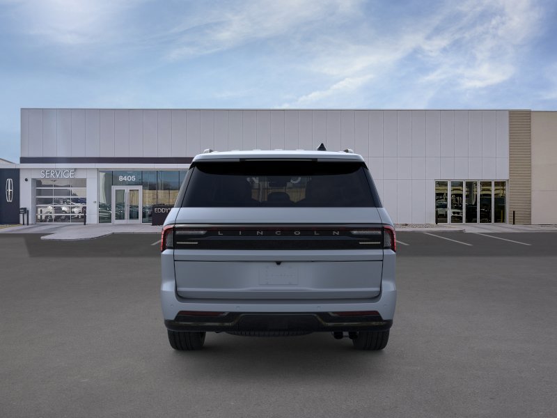New 2025 Lincoln Navigator Reserve w/ Jet Appearance Package image 5