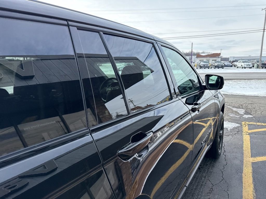 New 2025 Jeep Grand Cherokee Limited image 11