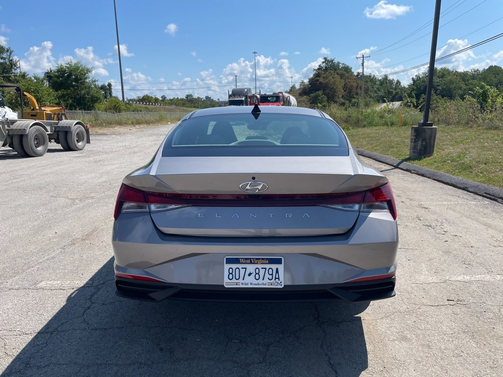Used 2023 Hyundai Elantra SEL image 6
