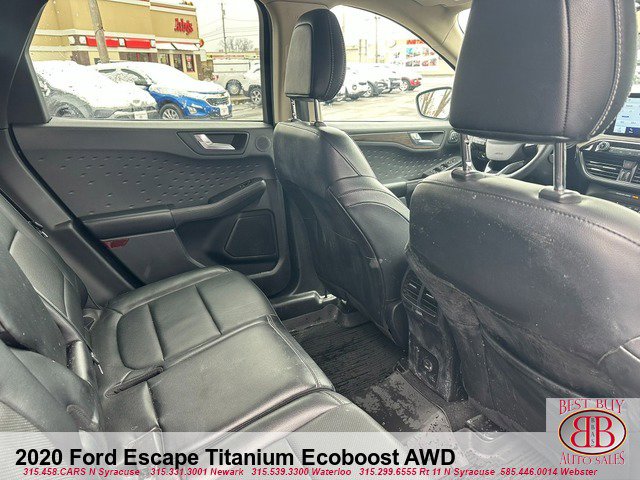 Used 2020 Ford Escape Titanium image 10