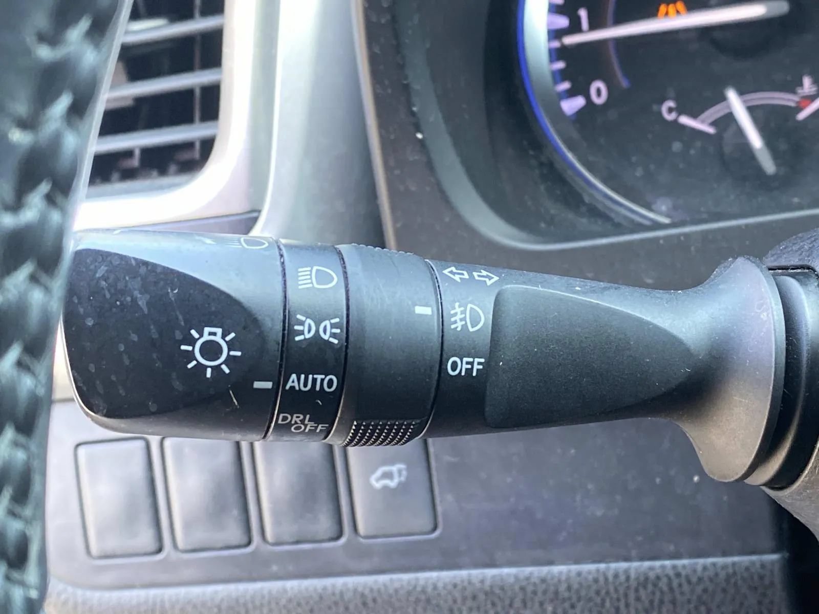 Used 2015 Toyota Highlander Plus FWD image 23