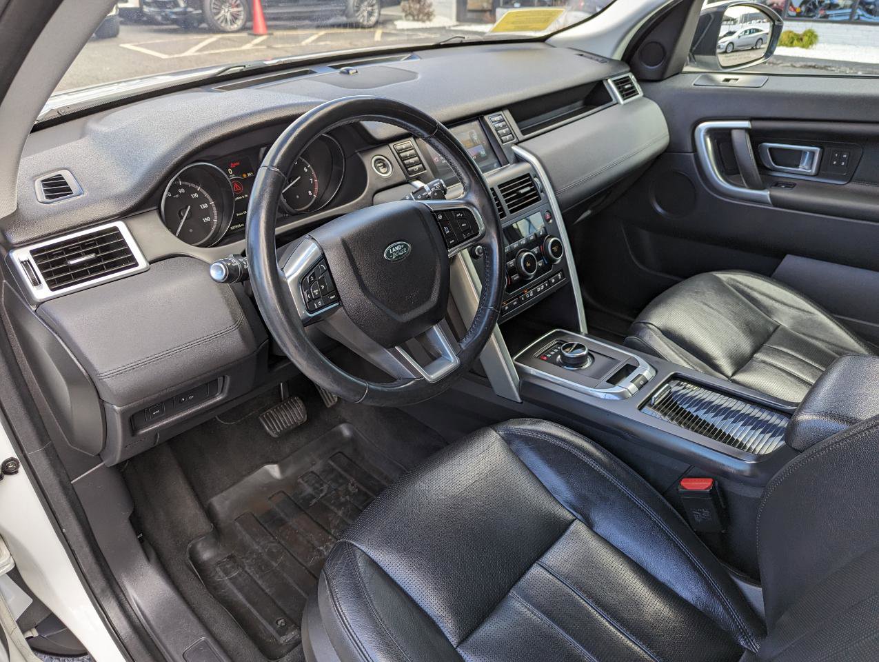 Used 2017 Land Rover Discovery Sport HSE image 13