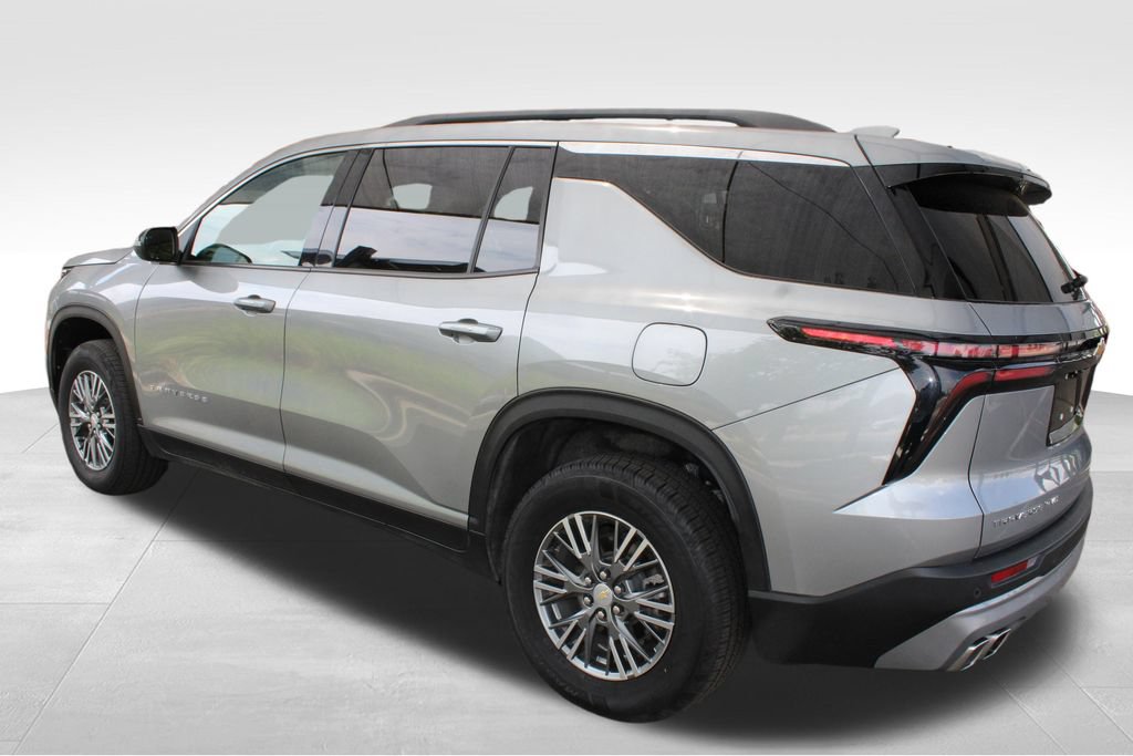 Used 2025 Chevrolet Traverse LT AWD/4WD image 12