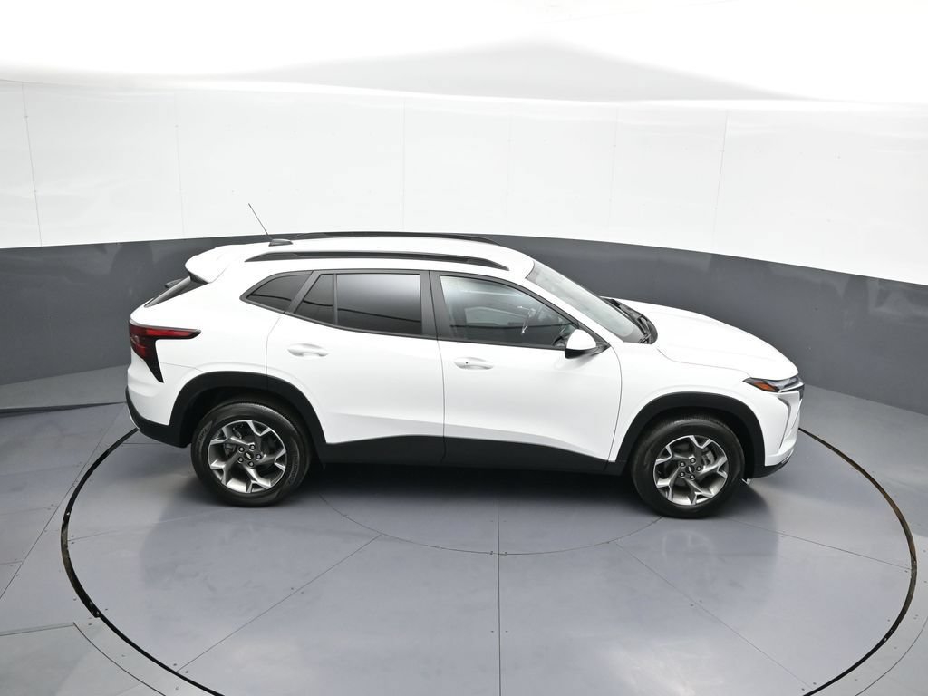 Used 2025 Chevrolet Trax LT w/ LT Convenience Package FWD image 36