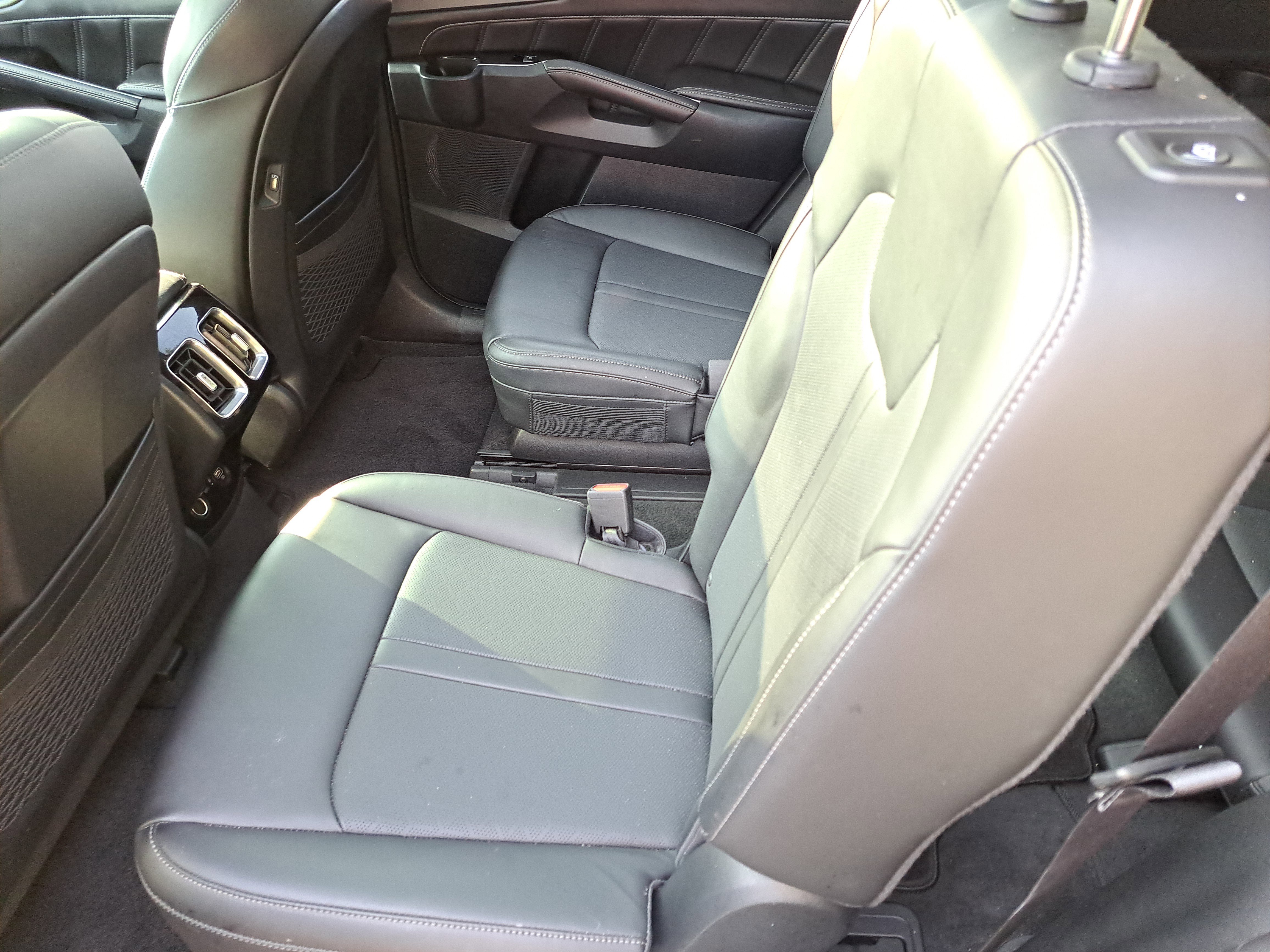 Used 2023 Kia Sorento SX image 9