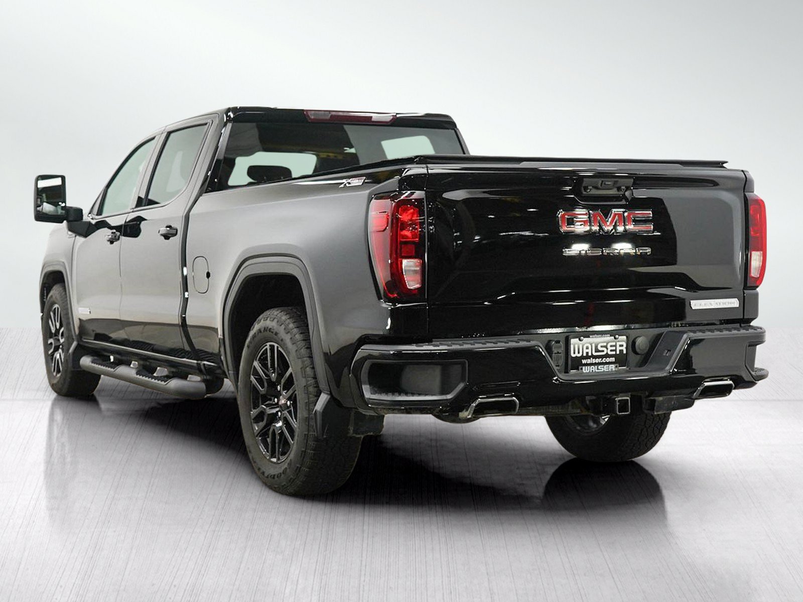 Used 2023 GMC Sierra 1500 Elevation w/ X31 Off-Road Package AWD/4WD image 4