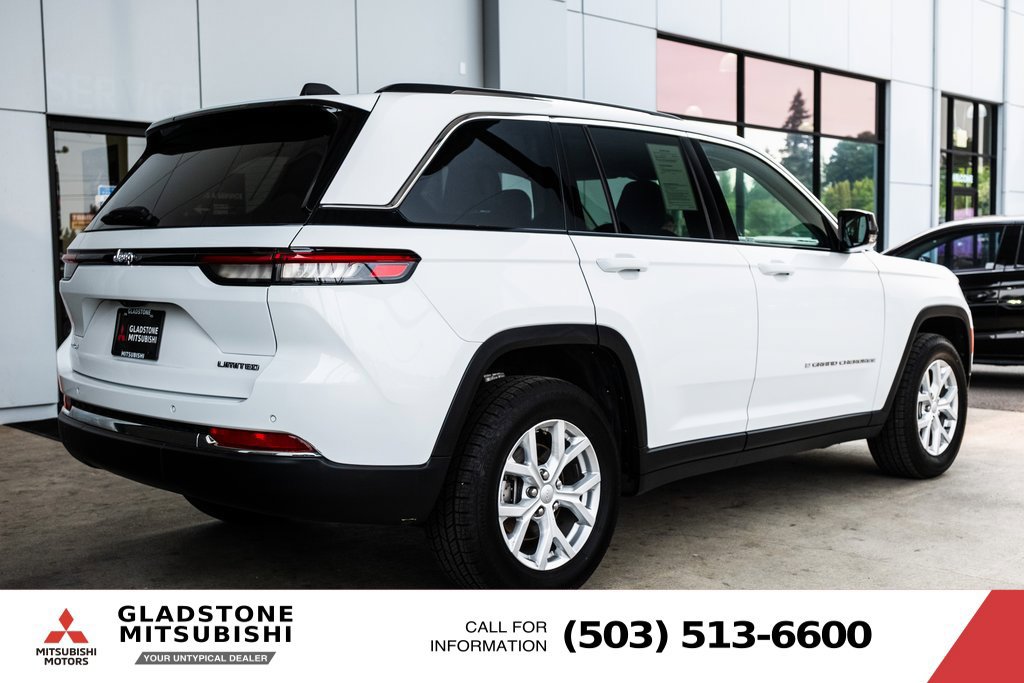 Used 2023 Jeep Grand Cherokee Limited AWD/4WD image 7